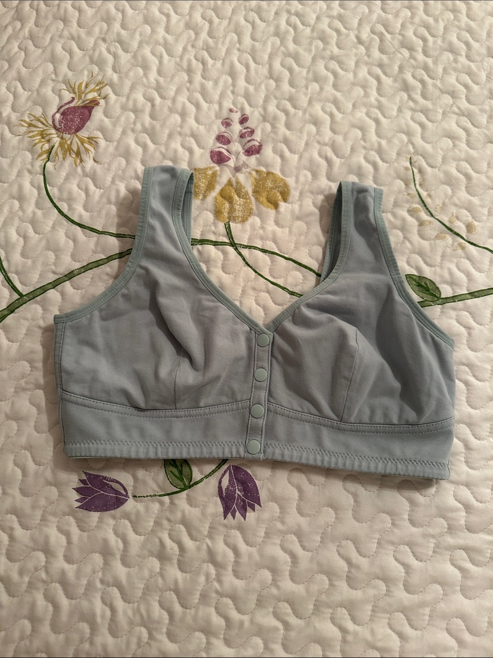 Light Mint colored Front‑Closure Wireless Comfort Bra Sz medium